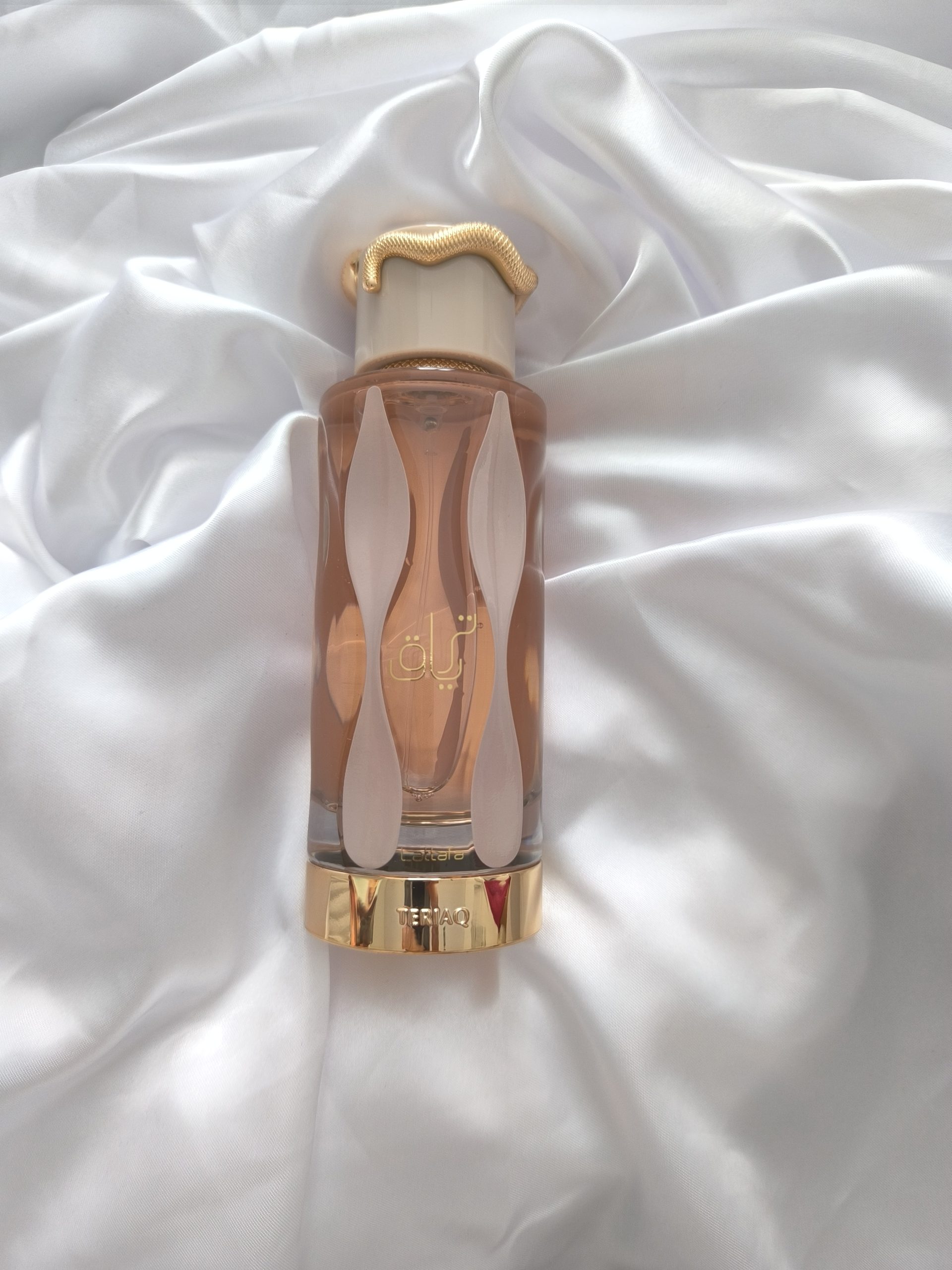 image d'une bouteille parfum du parfum de dubai teriaq